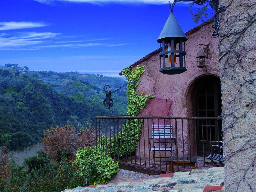 Chateau Hotel La Vignette Haute Auribeau-sur-Siagne Exterior photo