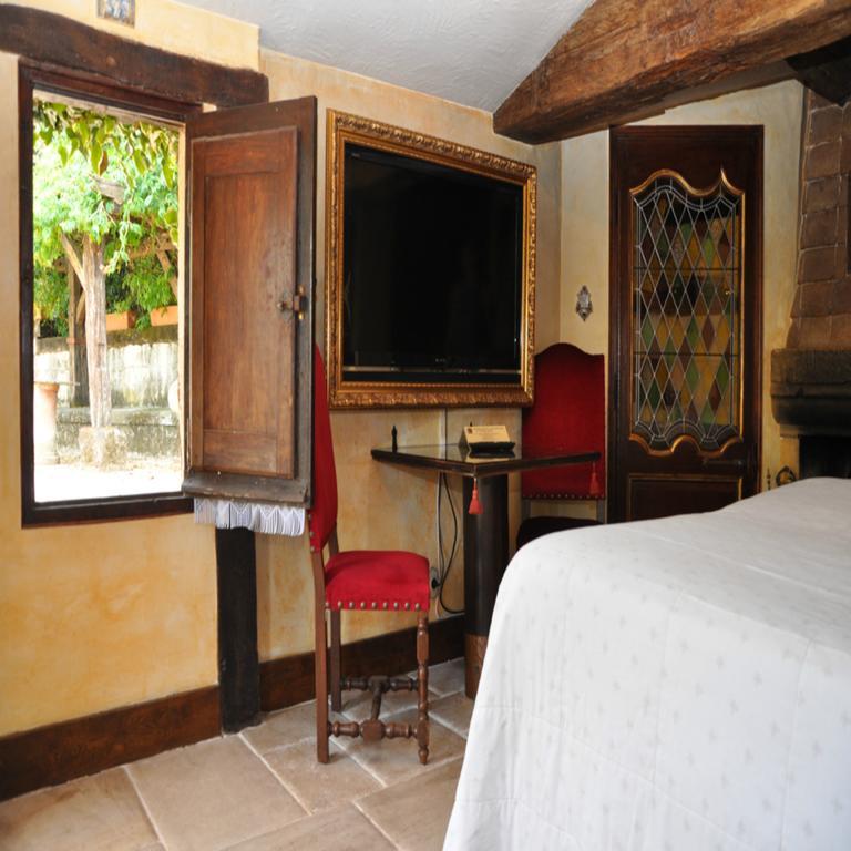 Chateau Hotel La Vignette Haute Auribeau-sur-Siagne Exterior photo