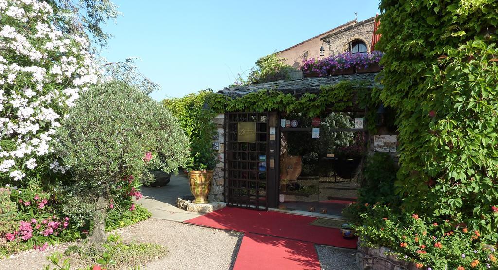 Chateau Hotel La Vignette Haute Auribeau-sur-Siagne Exterior photo